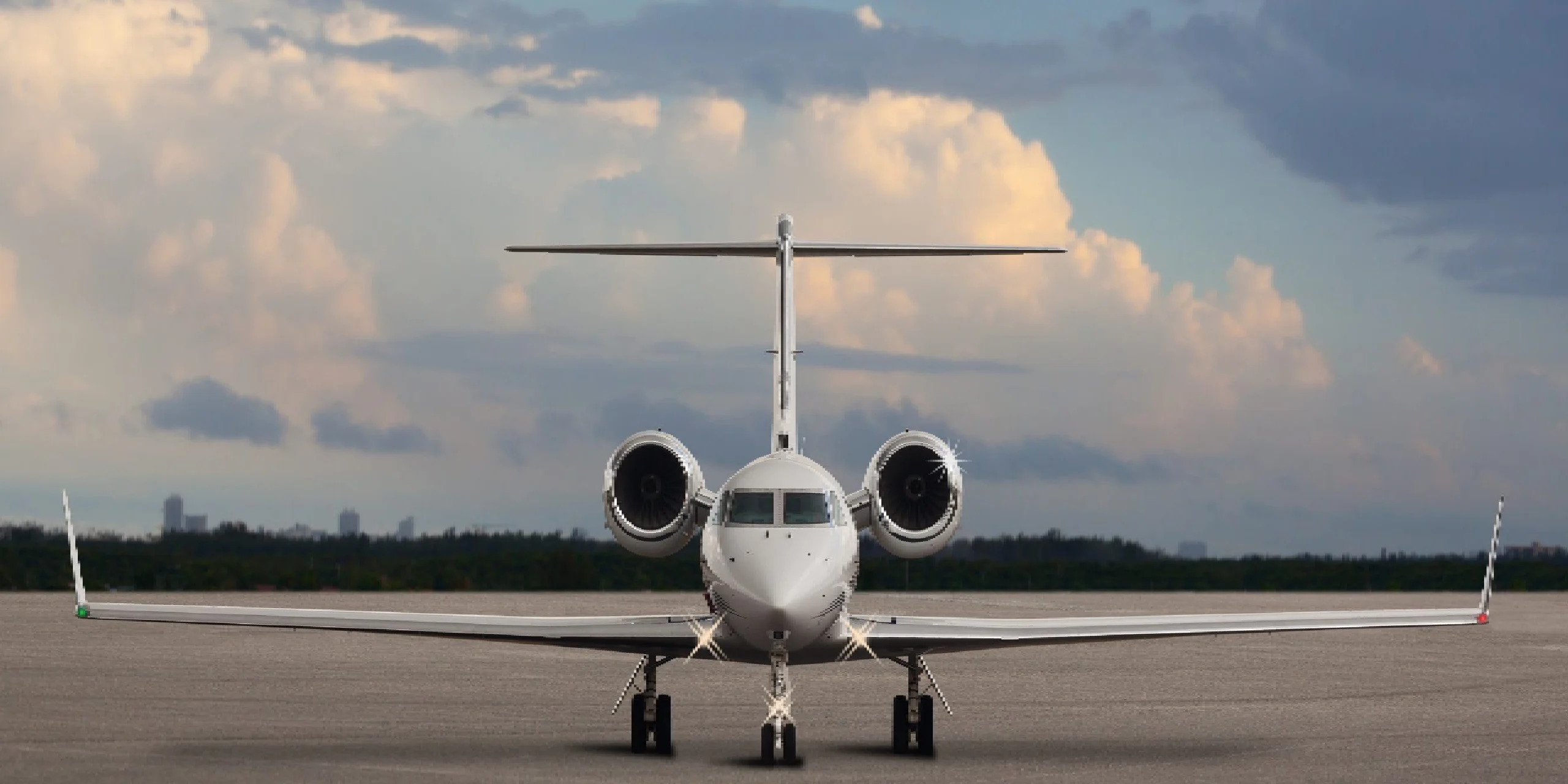 67425ec859a1771b56e2d235_Challenger 350 Main Image (33)